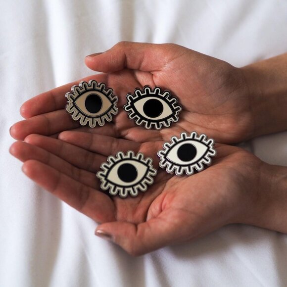 Kendall + Kylie Enamel Eye Pins (2 Piece Set) - Picture 3 of 6
